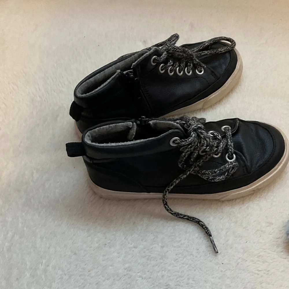 Gymboree Black and White Kids High-Top Sneakers